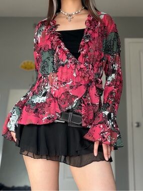 Y2K Studio 1940 Kimono Style Tied Wrap Blouse in a Raspberry Floral Graphic